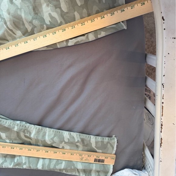 VINEYARD VINES CROPPED RAW‎ EDGE CAMO EVERYDAY UTILITY CHINO SIZE 10 PANTS - Picture 11 of 11